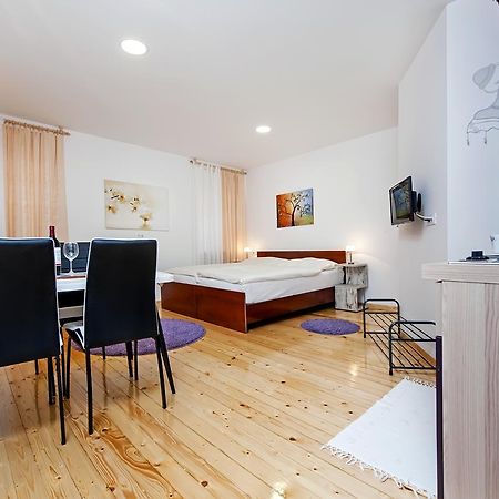 La Svalba Rooms & Studios Rovinj Bagian luar foto