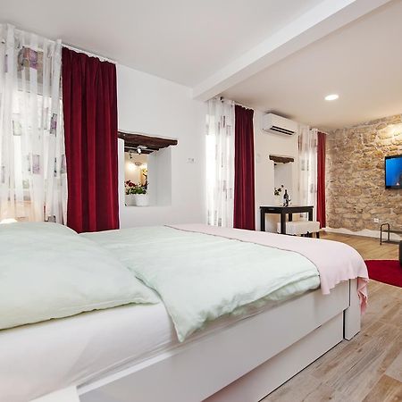 La Svalba Rooms & Studios Rovinj Bagian luar foto