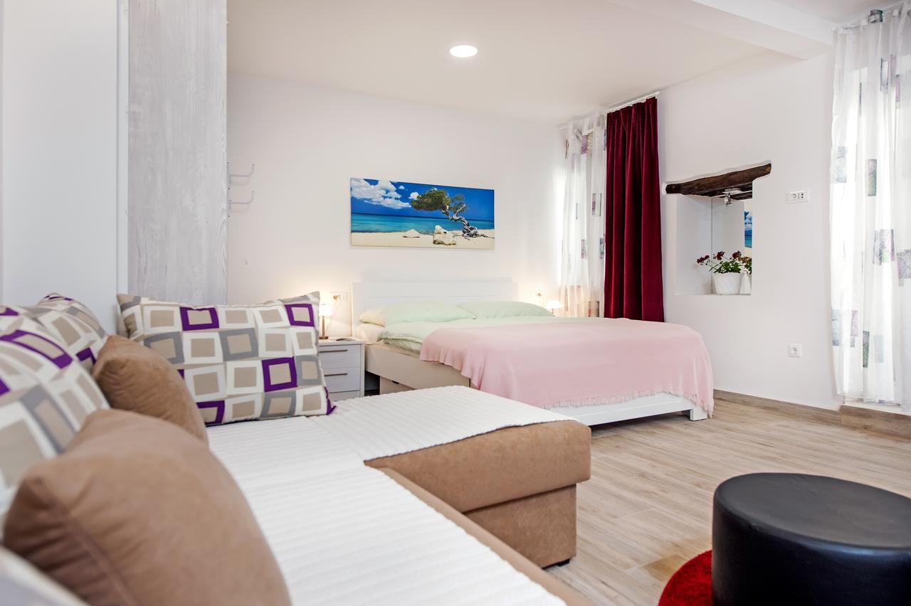 La Svalba Rooms & Studios Rovinj Bagian luar foto