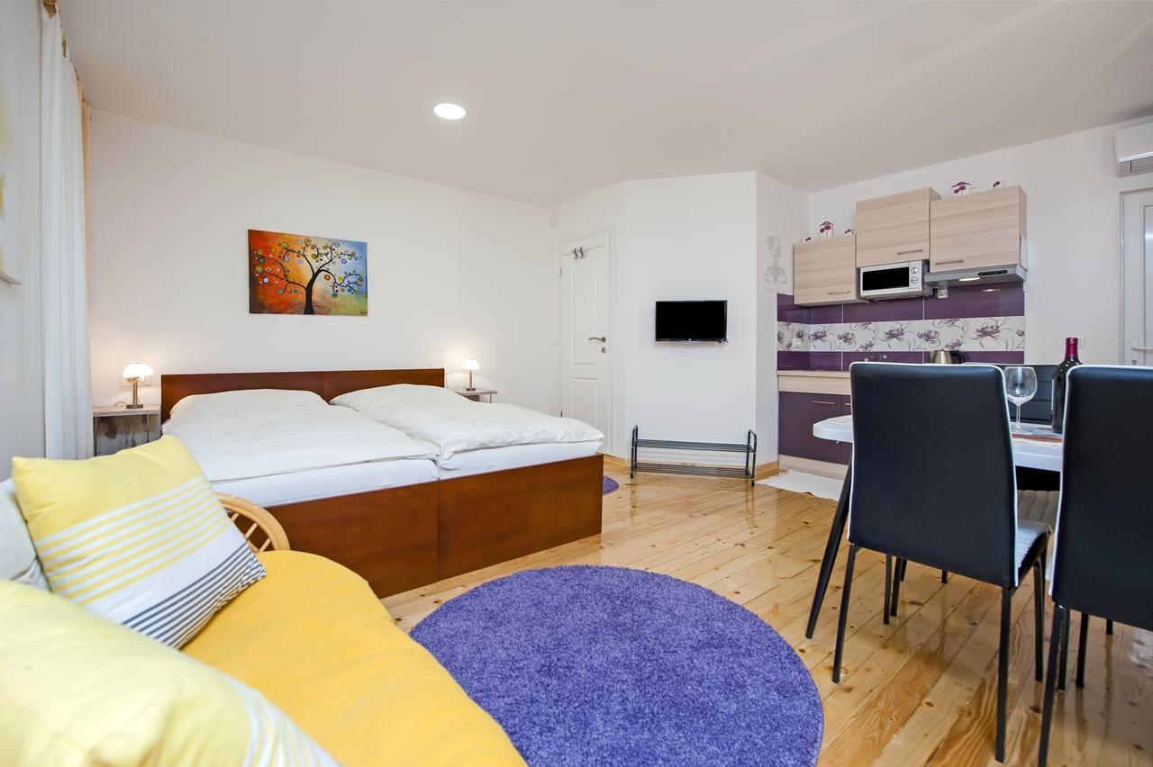 La Svalba Rooms & Studios Rovinj Bagian luar foto