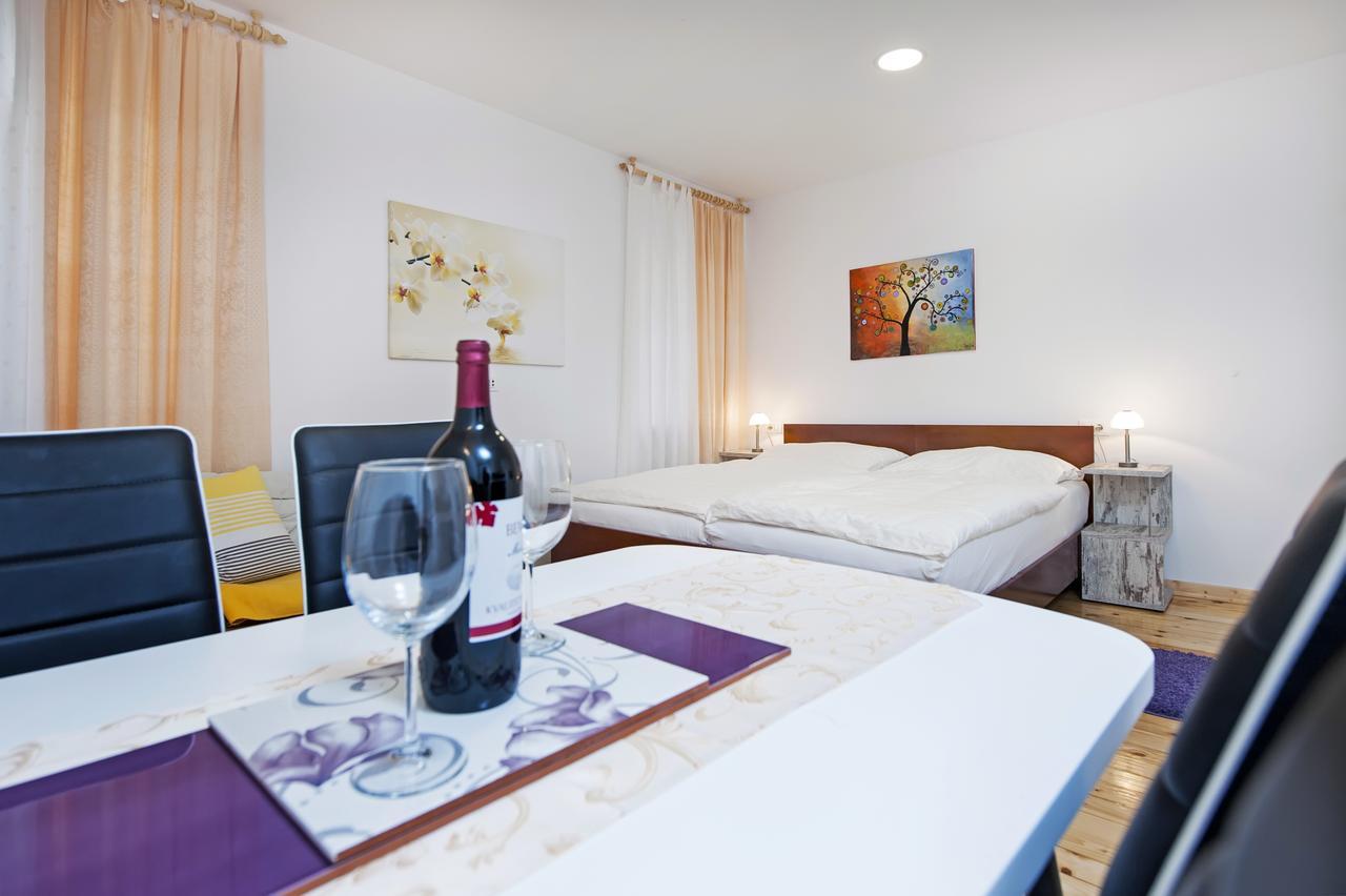La Svalba Rooms & Studios Rovinj Bagian luar foto