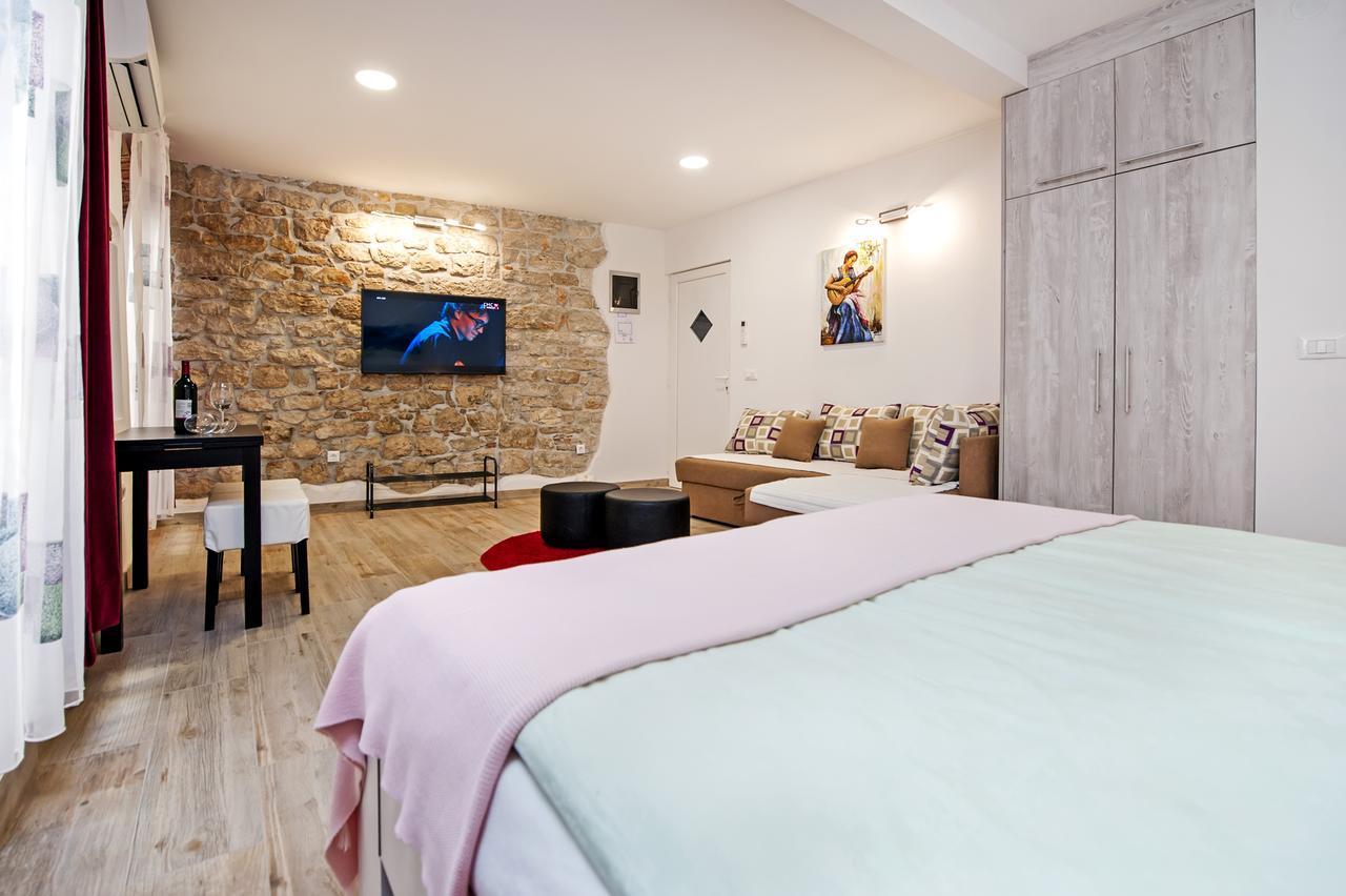 La Svalba Rooms & Studios Rovinj Bagian luar foto